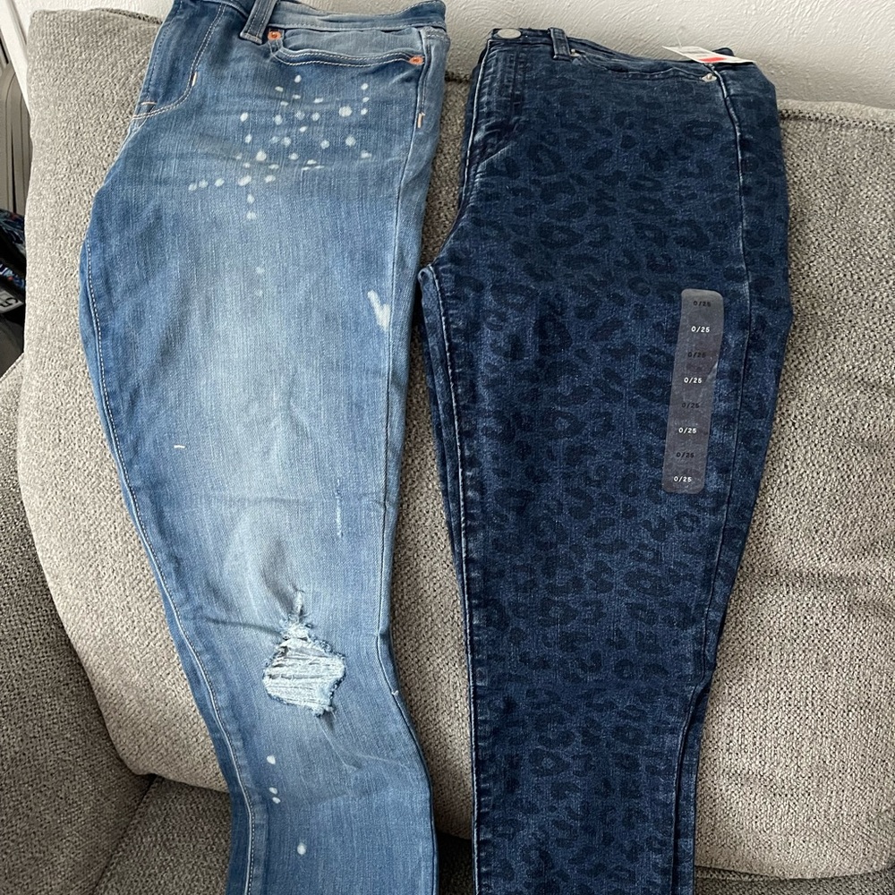 2 pairs of GAP skinny jeans SIZE 0